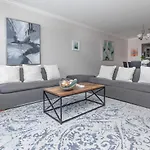 Bright Apartment With Balcony And Nice View - 2Br 1Ba