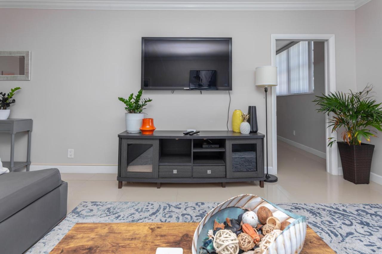 Bright With Balcony And Nice View - 2br 1ba Apartment