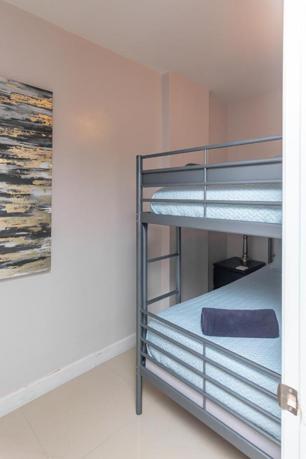 Apartment Bright With Balcony And Nice View - 2br 1ba Miami Beach